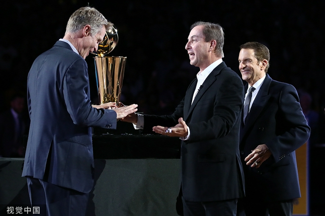 关于费耶诺德内部会议纪要流出:窗口期造点机会;NBA常规赛使命明确;轮换策略成焦点的信息 关于费耶诺德内部会议纪要流出:窗口期造点机会;NBA常规赛使命明确;轮换策略成焦点的信息